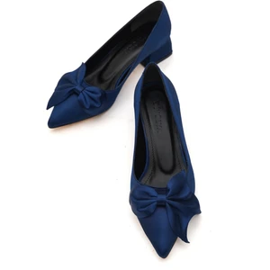 Camila Lacivert Saten Fiyonklu (4cm) Sivri Burun Topuklu Ayakkabı