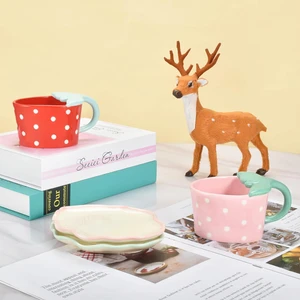 Denovin Seramik Çilek Şekilli 2'li Kahve Fincanı Seti