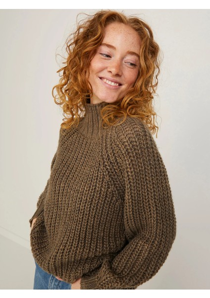 Boğazlı Yaka Örme Kahve Kadın Kazak 12213689 fırsatları