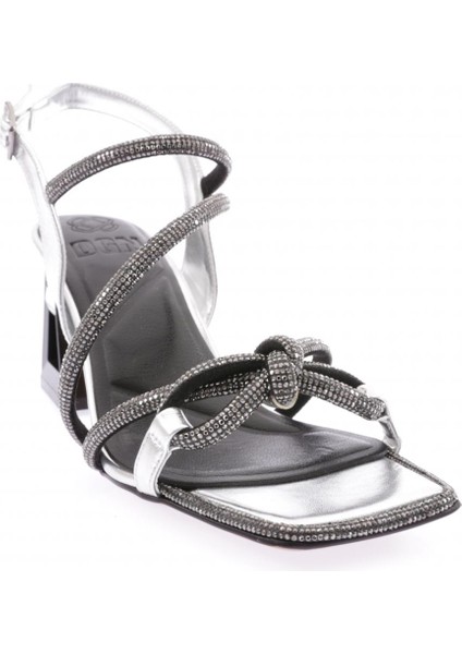 615-23Y Kadin Silver Taş Fiyonklu Kristal Taşli Topuklu Sandalet fiyatları