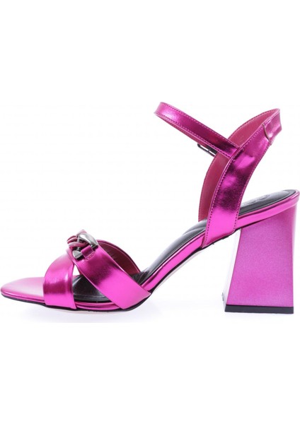 847-23Y Kadin Çapraz Bantli Burgu Aksesuarli Topuklu Sandalet modelleri