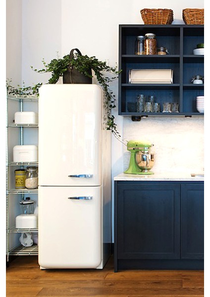 Parlak Beyaz Yapışkanlı Kaplama Folyosu 100 cm x 7 mt modelleri