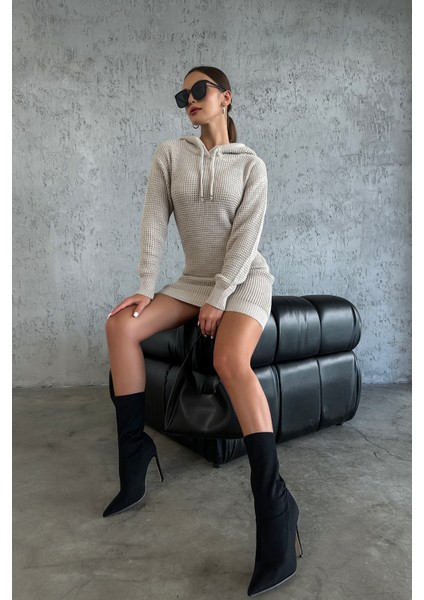 Kapüşonlu Uzun Kollu Vizon Renk Triko Elbise fiyatları