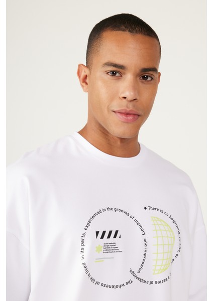 Erkek Beyaz Oversize Bol Kesim Bisiklet Yaka Pamuklu Baskılı Sweatshirt