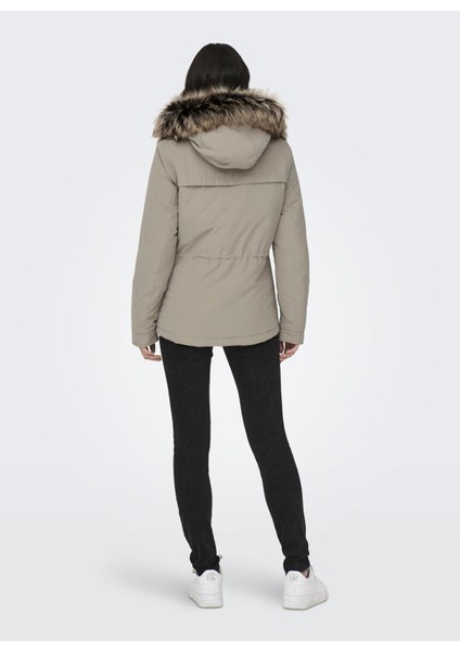 Açık Kahve Kadın Parka Kısa Model Dik Yaka Uzun Kol Günlük Kullanım modelleri