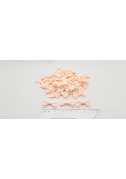 Yavruağzı Renk Beyaz Puantiyeli 50 Adet Fiyonk Papyon (2,5 x 3,5 Cm)