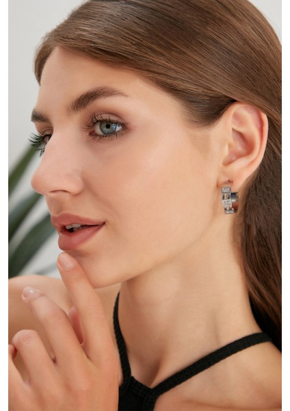 Kadın Enisa Model Gümüş Kaplama Halkalı Çelik Zirkon Taşlı Günlük Abiye Kombin Moda Stil Favori Küpe fırsatları