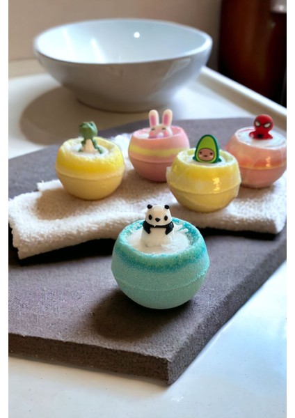 Panda Bath Bomb - Köpüren Kokulu Banyo Topu - 1 Adet 110 - 120 gr Bath Bomb - Banyo Bombası