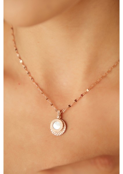 Kadın Acquacristallina Çelik Model Rose Gold Kaplama Su Yolu Gerdanlık Zincirli Sedef Taşlı Kolye fırsatları