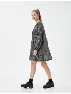 Koton Çiçekli Mini Balon Kol Elbise Uzun Kollu V Yaka Bağlamalı Rahat Kesim Katlı