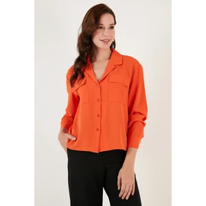 V Yaka Çift Cepli Regular Fit Dokuma Gömlek Bayan Gömlek 611GO00016