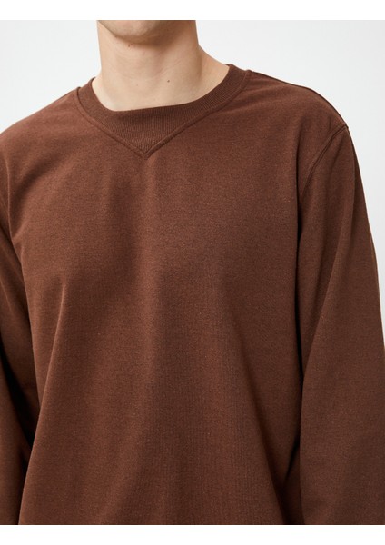Basic Sweat Bisiklet Yaka Dikiş Detaylı Uzun Kollu indirimleri