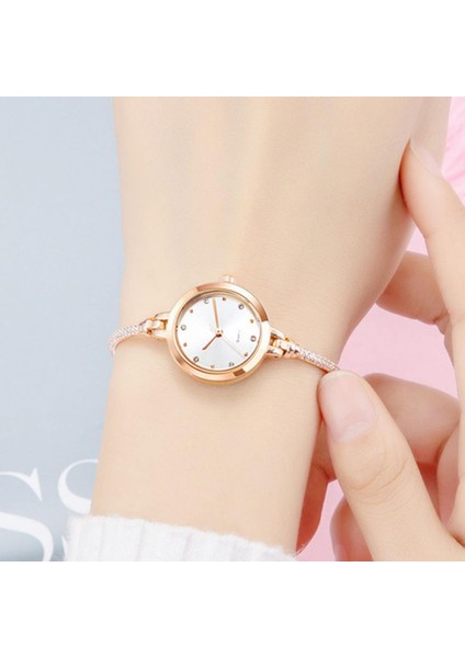 Tatil Için Kırmızı Vidalı Taçlı Minimalist Işıltılı Taşlı Zincir Bileklik Saat (Yurt Dışından) fiyatları