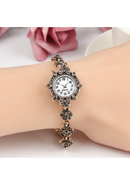 Gümüş Vintage Kadınlar Rhinestone Çiçek Charm Yuvarlak Arama Analog Kuvars Bilezik Izle Bayanlar Bilezik Lüks Izle Kız Arkadaşı Için Hediye (Yurt Dışından) indirimleri