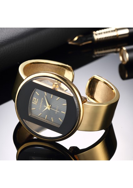 C Tasarımcı Kadın Saatler 2022 Yeni Lüks Marka Bilezik Izle Altın Gümüş Bayan Elbise Moda Kuvars Saatı Saat Sıcak Özel (Yurt Dışından) modelleri