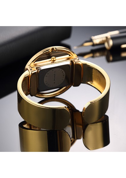 C Tasarımcı Kadın Saatler 2022 Yeni Lüks Marka Bilezik Izle Altın Gümüş Bayan Elbise Moda Kuvars Saatı Saat Sıcak Özel (Yurt Dışından) fırsatları