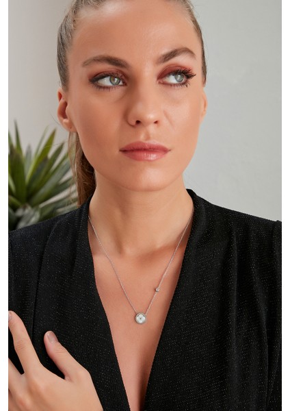 Kadın Estrelante Model Çelik Gümüş Kaplama Su Yolu Gerdanlık Zincirli Zirkon Ve Sedef Taşlı Kolye