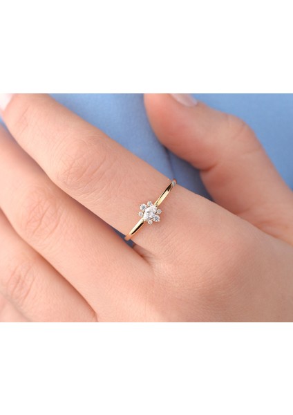 Kadın 14 Ayar Altın Zarif Çiçek Yüzük fırsatları