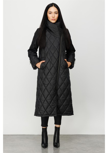 Vip Garni Kumaşlı Tüm Beden Dolgulu Kapitone Spor Manto Kaban-Siyah