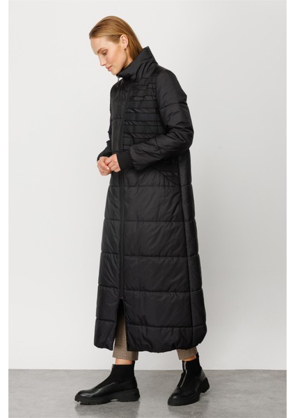 Garni Şerit İşleme Fulla Kapitone Dolgulu Spor Manto-Siyah modelleri