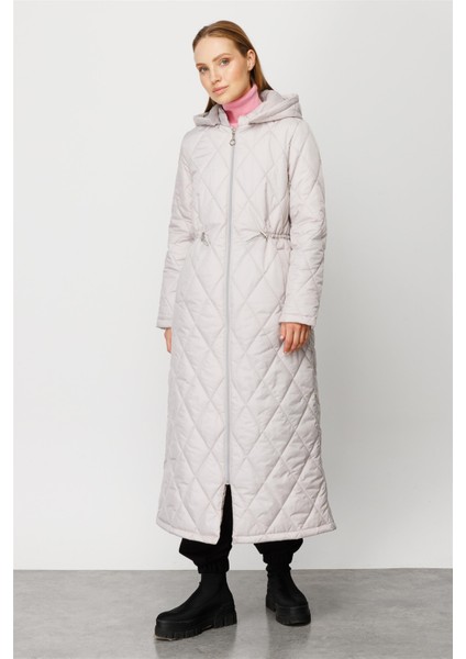 Yanı Çizgi ve Aksesuar Detaylı Extra Spor Kapitone Manto-Gümüş