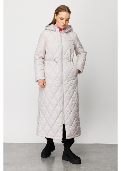 Yanı Çizgi ve Aksesuar Detaylı Extra Spor Kapitone Manto-Gümüş fiyatları