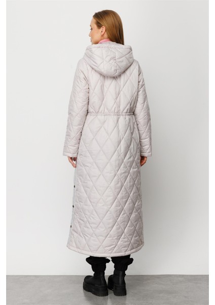 Yanı Çizgi ve Aksesuar Detaylı Extra Spor Kapitone Manto-Gümüş fırsatları