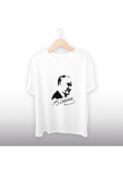 Atatürk ve Imza Detaylı Unisex Tişört