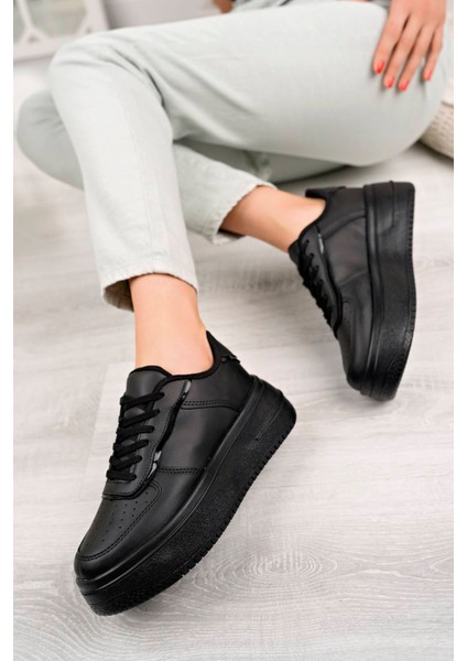 Siyah Sneaker