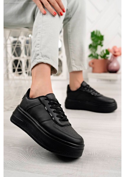 Siyah Sneaker
