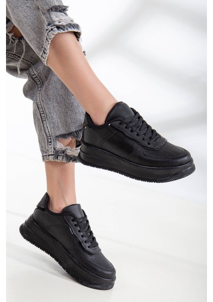Siyah Sneaker