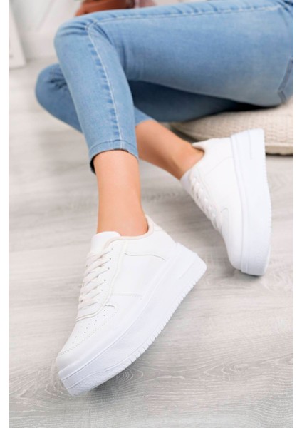 Beyaz Sneaker fiyatları