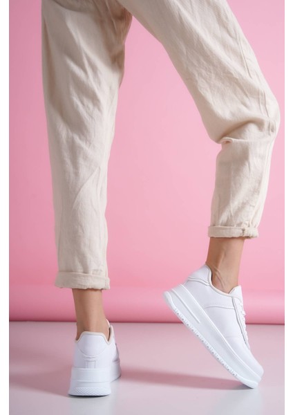 Beyaz Sneaker indirimleri