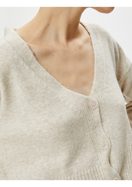 Düğmeli V Yaka Hırka Yumuşak Dokulu Uzun Kollu indirimleri