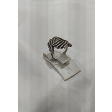 Firuze Gümüş Ajorlu Oyma Modeli Beyaz Taşlı Gümüş Yüzük