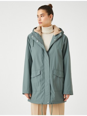 Koton Anorak Mont Kapüşonlu Fermuarlı Cepli Peluş Detaylı