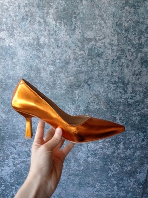 Akın Özmen Kadın Turuncu Metalik Orta Topuklu (7cm) Stiletto