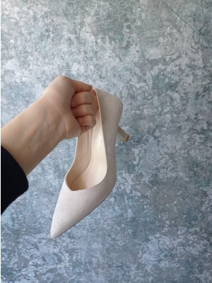 Akın Özmen Kadın Beyaz Süet Orta Topuklu (7cm) Stiletto