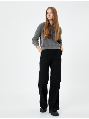 Koton Soluk Efektli Kapşonlu Crop Sweatshirt Kolej Temalı Baskılı