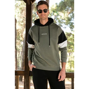 Renk Bloklu Regular Fit Kapüşonlu İçi Tüylü Yumuşak Şardonlu Sweat Erkek SWEAT 5905299
