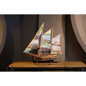 Ayhan Kotra, Şanlıurfa Manzara Baskılı Bez Yelkenli, Ahşap Maket Gemi Modeli Hediye Kotra - Kişiselleştirilebilir El Yapımı Ev, Ofis Hediyesi ve Aksesuarı