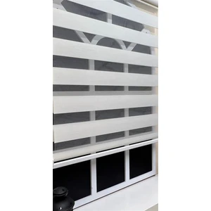 Zebra Stor Sert Plastik Kasalı Ekru Perde STB 400V02-PD