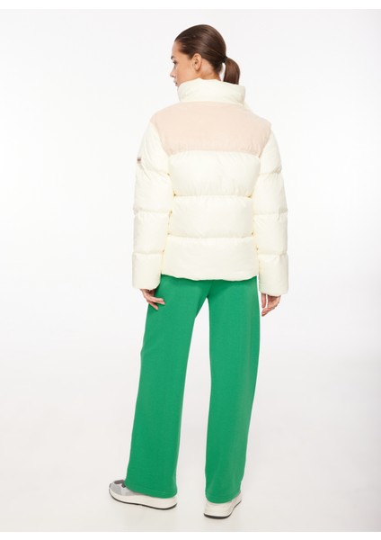 Kırık Beyaz Kadın Dik Yaka Basic Kapitone Mont D3WL-MNT5 fırsatları