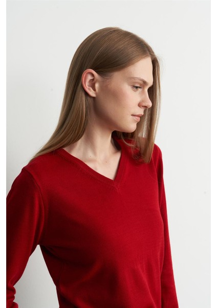 Kadın V Yaka Koyu Kırmızı Kazak modelleri