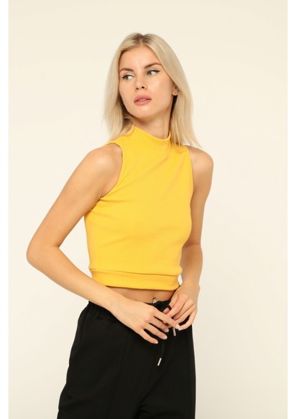 Kadın Dik Yaka Kolsuz Body modelleri