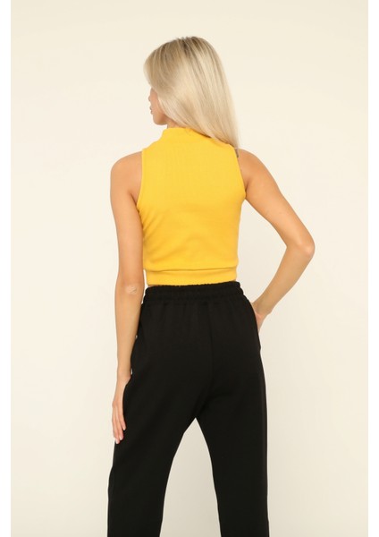 Kadın Dik Yaka Kolsuz Body fırsatları