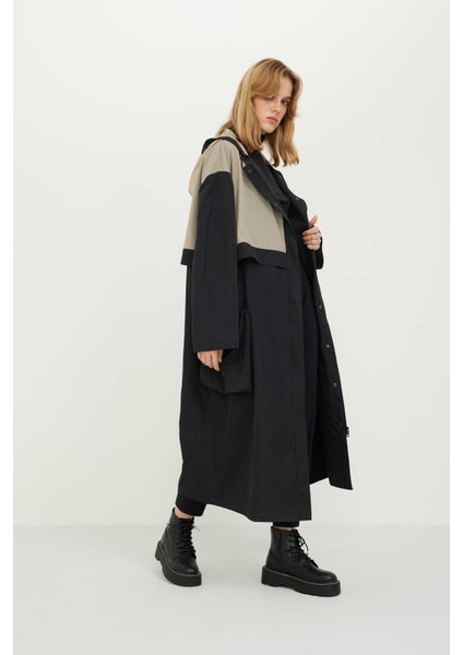 Kapüşonlu İki Renk Trençkot Siyah-Bej Siyah-Bej K2418001_217 fırsatları