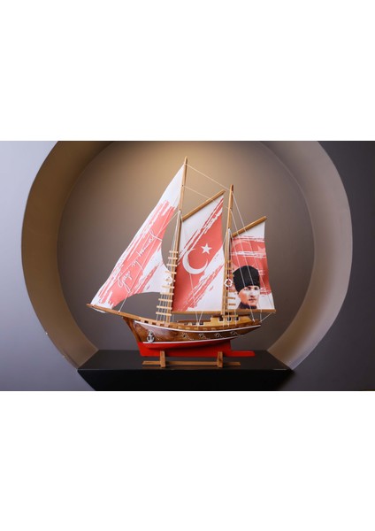 , Atatürk ve Türk Bayrağı Baskılı Bez Yelkenli, Ahşap Maket Gemi Modeli Hediye Kotra - Kişiselleştirilebilir El Yapımı Ev, Ofis Hediyesi ve Aksesuarı