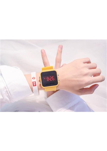 Sarı Moda Kare Kuvars LED Cam Spor Saatler Kadınlar Için Kauçuk Kayış Saat Erkekler Için Su Geçirmez Kol Saati (Yurt Dışından)