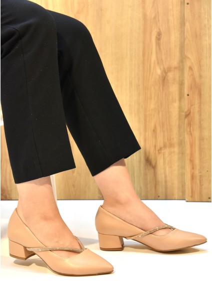 (Oc Shoes) Taş Biye Detaylı Alçak Topuklı Kadın Ayakkabı Nut fiyatları